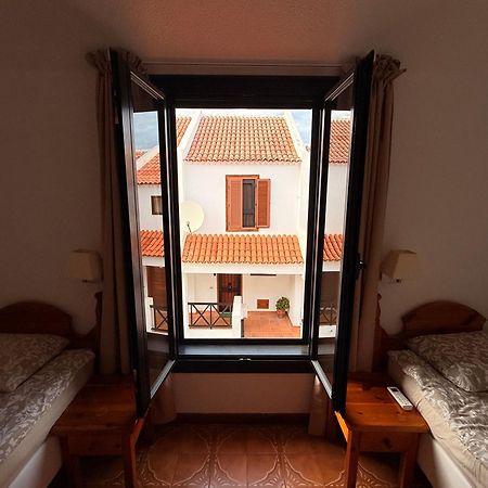 Sunny 2-Bedroom Apartment In Parque Santiago II Playa de las Americas  Bagian luar foto