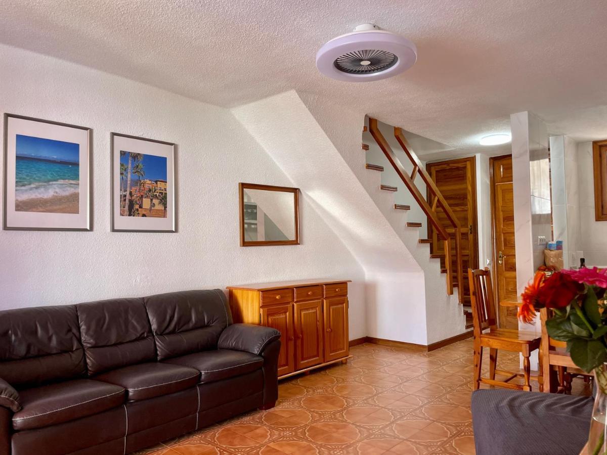 Sunny 2-Bedroom Apartment In Parque Santiago II Playa de las Americas  Bagian luar foto
