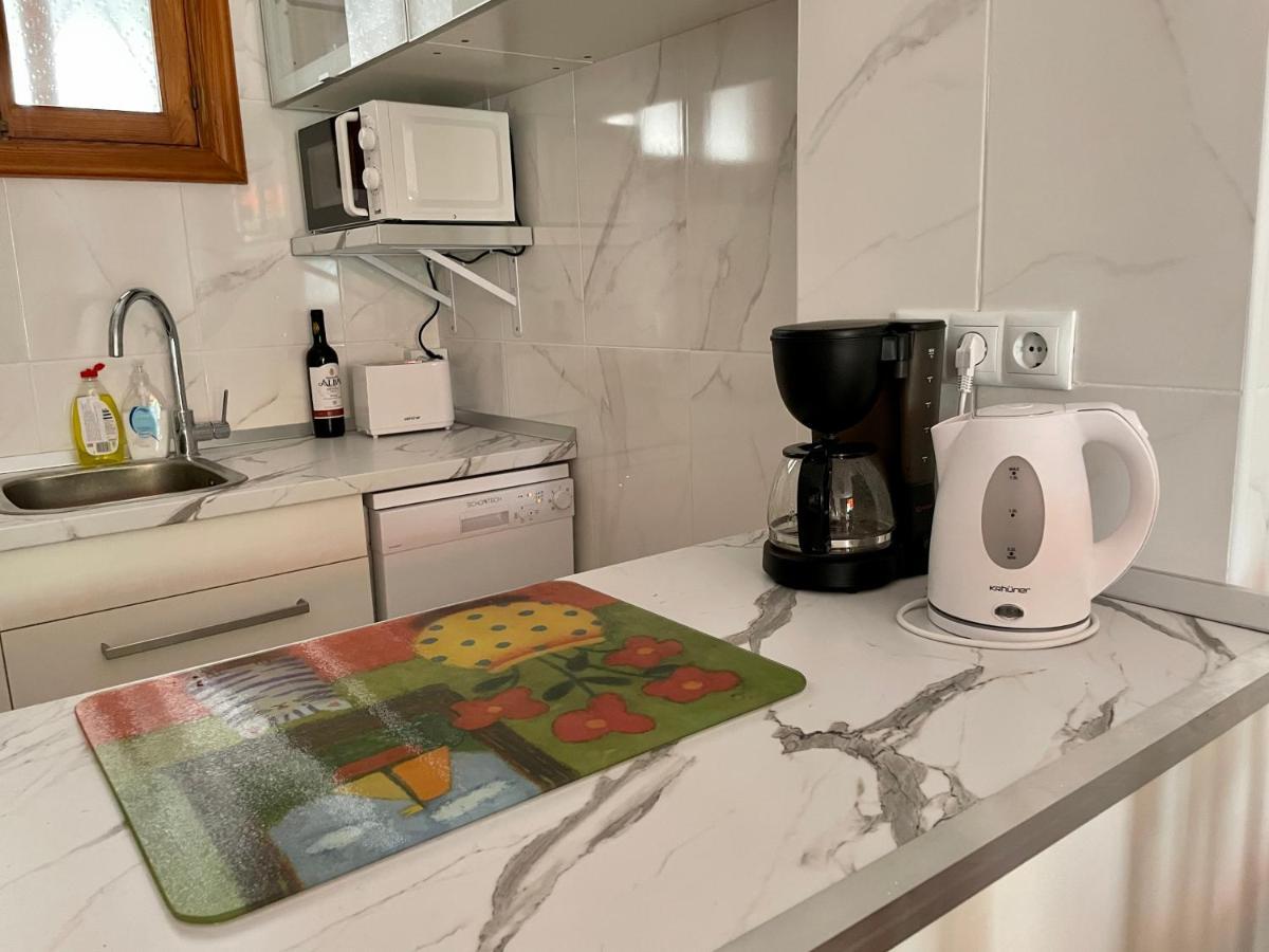 Sunny 2-Bedroom Apartment In Parque Santiago II Playa de las Americas  Bagian luar foto
