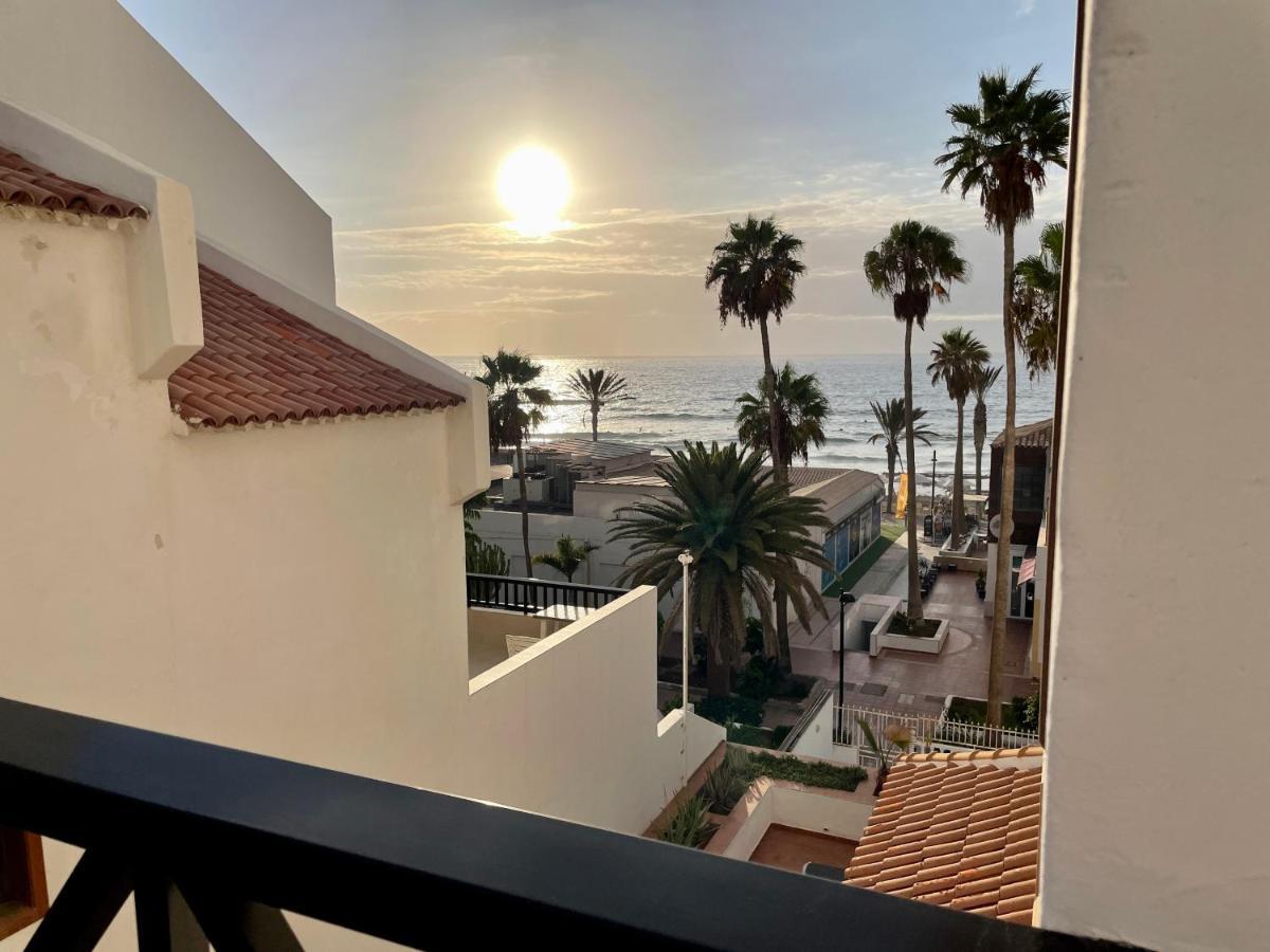 Sunny 2-Bedroom Apartment In Parque Santiago II Playa de las Americas  Bagian luar foto