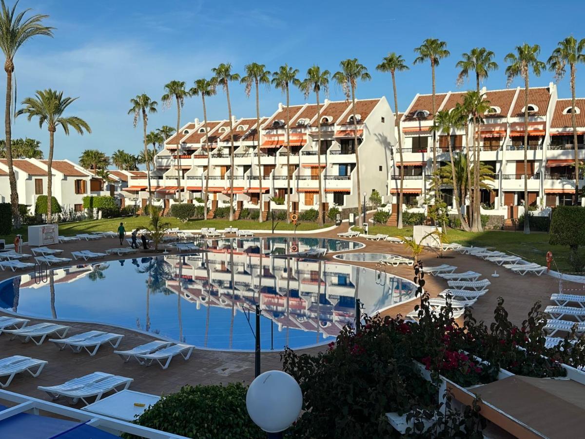 Sunny 2-Bedroom Apartment In Parque Santiago II Playa de las Americas  Bagian luar foto