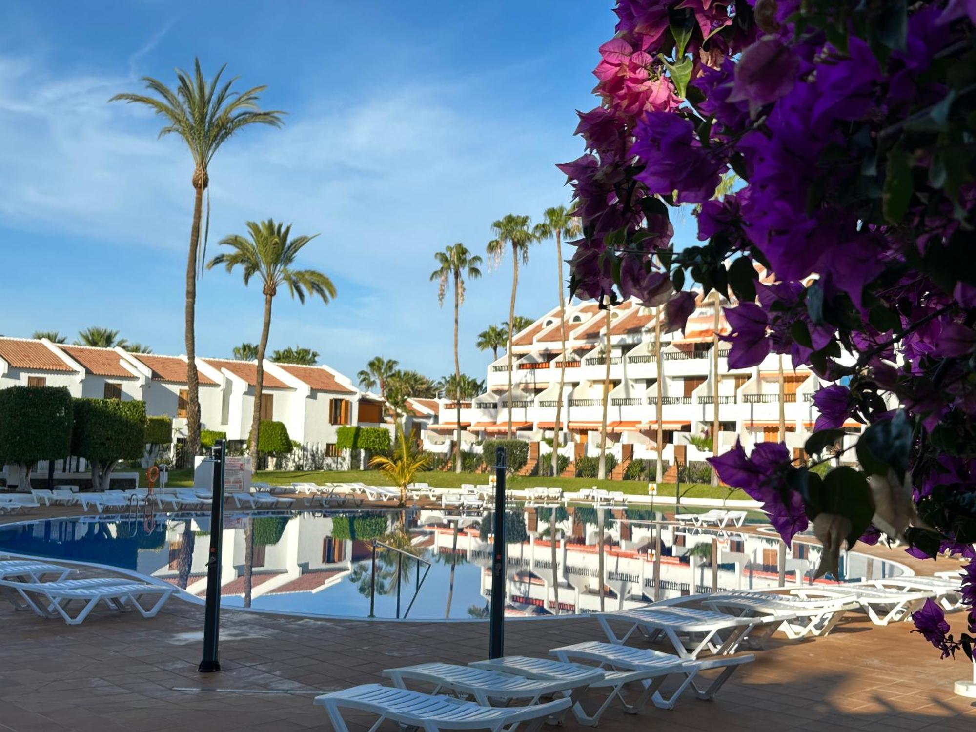 Sunny 2-Bedroom Apartment In Parque Santiago II Playa de las Americas  Bagian luar foto