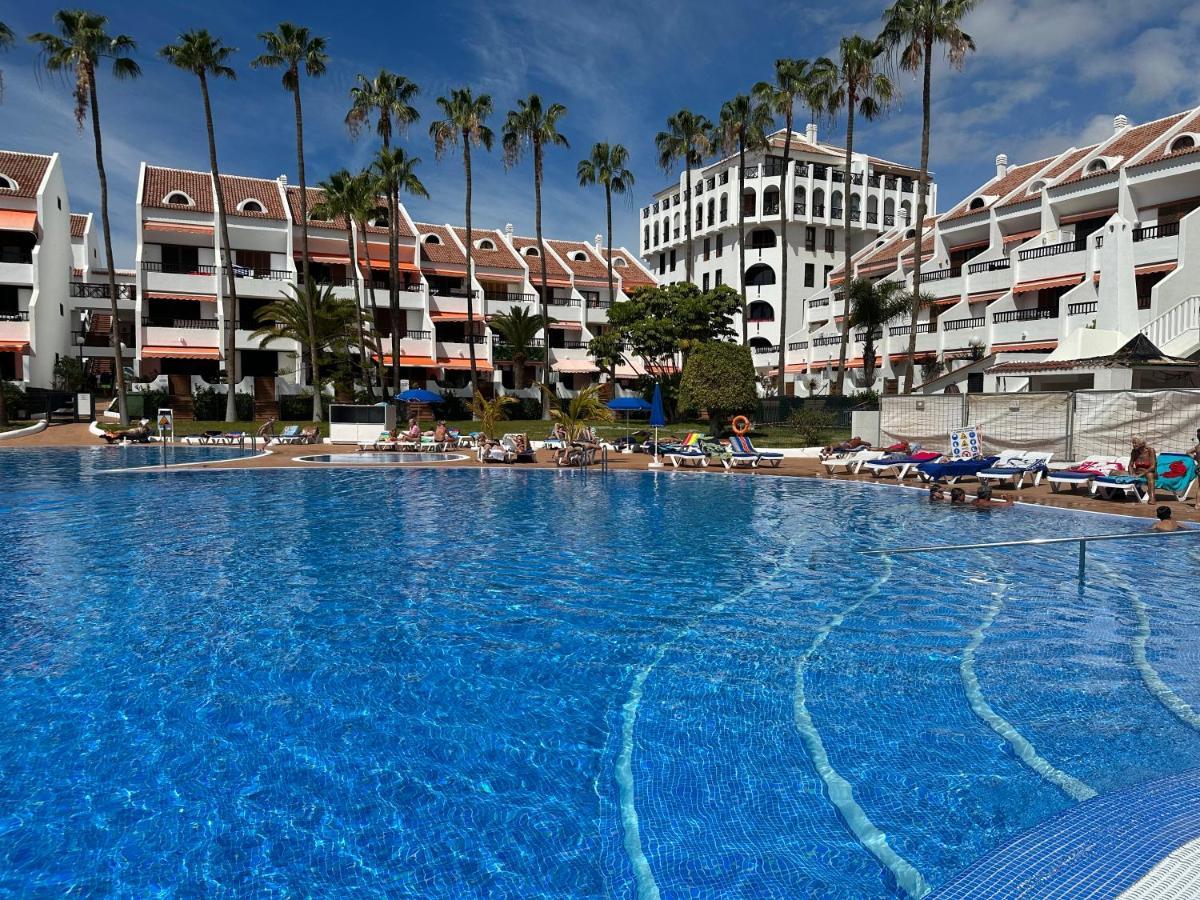 Sunny 2-Bedroom Apartment In Parque Santiago II Playa de las Americas  Bagian luar foto